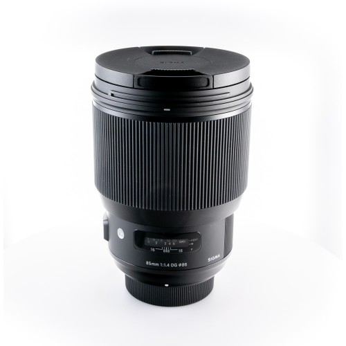 SIGMA 85mm f/1.4 DG HSM ART...