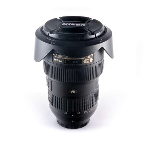 NIKON AF-S 16-35mm f/4 G VR...