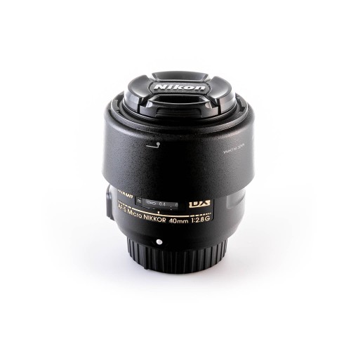 NIKON AF-S 40mm f/2.8 G DX...
