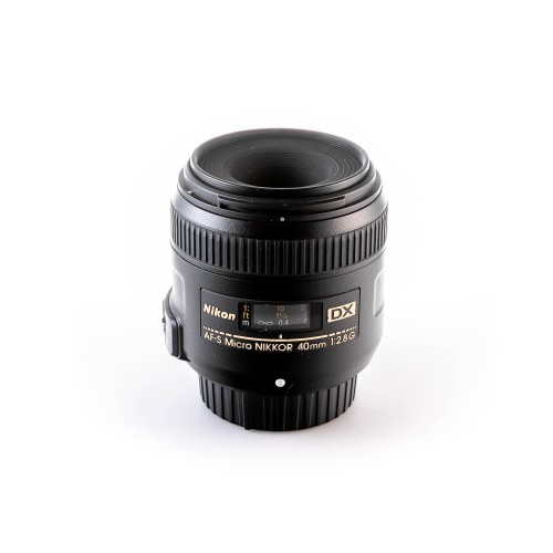 NIKON AF-S 40mm f/2.8 G DX...
