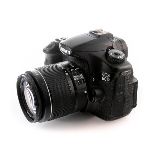 CANON EOS 60D + 18-55 IS II...