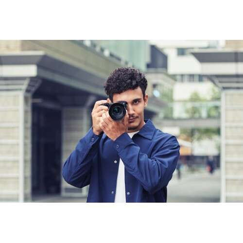 SONY A6400 + 18-135mm f 3.5-5.6 - ILCE6400AMB