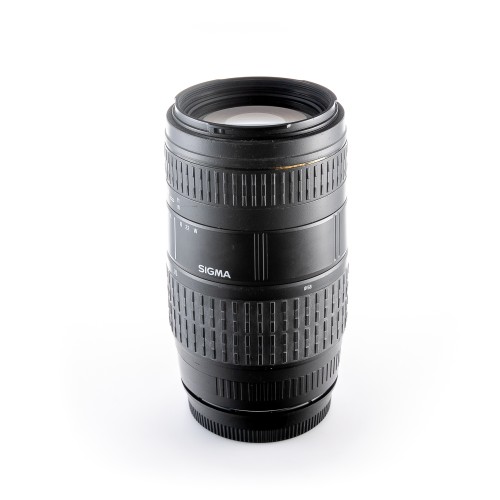 SIGMA 70-300mm f/4-5.6 APO...