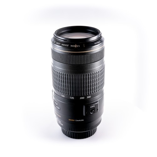 CANON EF 70-300mm f/4-5.6...