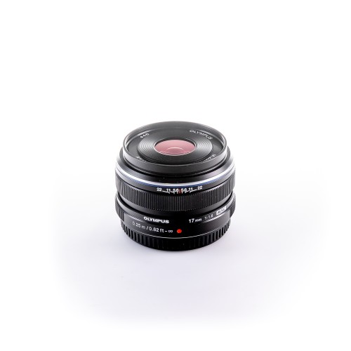 OLYMPUS M.ZUIKO 17mm f/1.8...