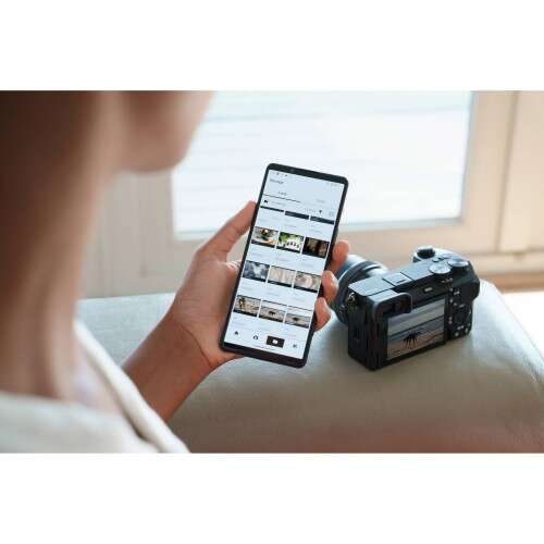 SONY A6700 + 16-50mm f/3.5-5.6 - ILCE6700LB