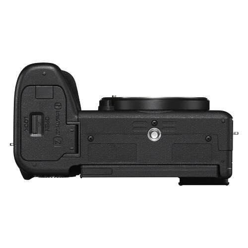 SONY A6700 + 18-135mm f/3.5-5.6 - ILCE6700MB