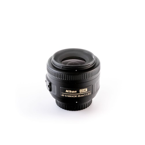 NIKON AF-S 35mm f/1.8 G DX...