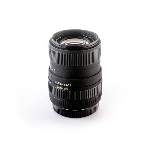 SIGMA 55-200mm f/4-5.6 DC...