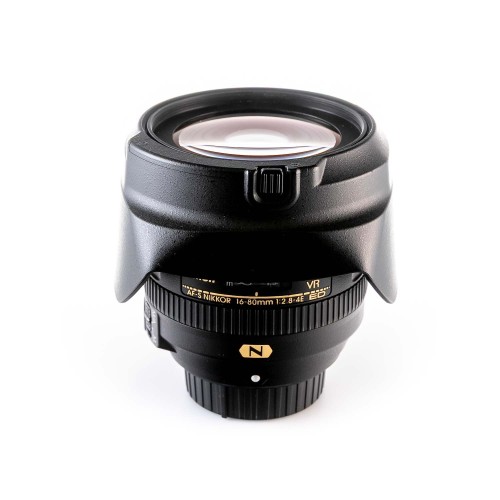 NIKON AF-S 16-80mm f/2.8-4...