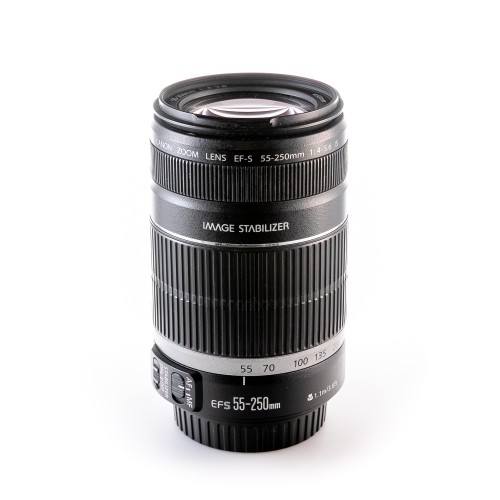 CANON EF-S 55-250mm f/4-5.6...