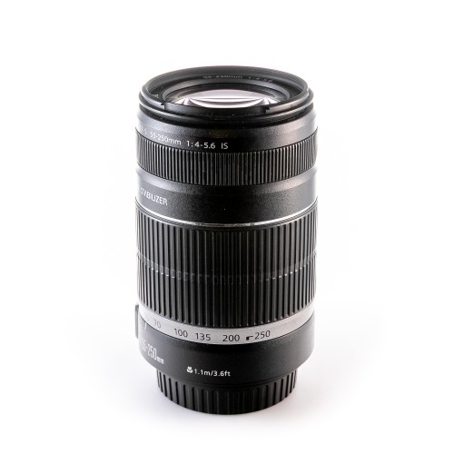 CANON EF-S 55-250mm f/4-5.6...