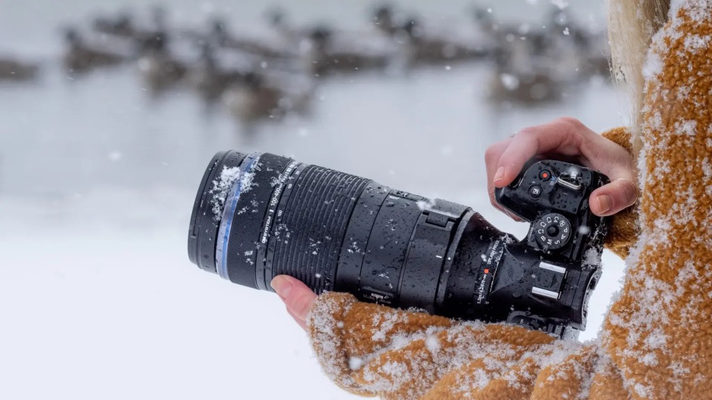 OM System annuncia un 100-400mm più robusto e stabile